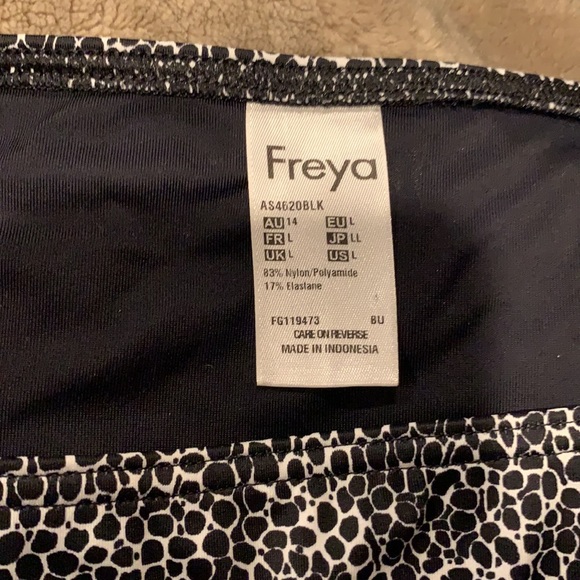 Freya Bikini top and bottoms - Picture 4 of 6